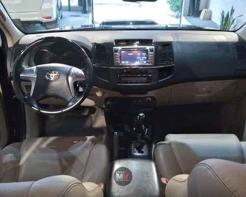 Toyota Hilux SW4 3.0 SRV 4X4 16V TURBO INTERCOOLER DIESEL 4P AUTOMÁTICO