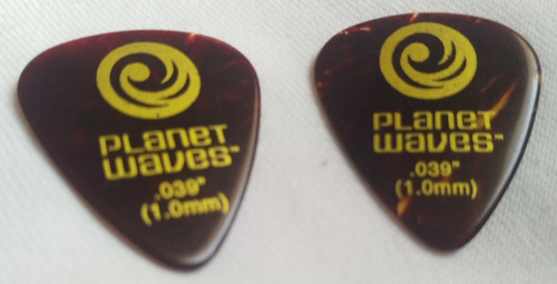 2x Pajuelas De Guitarra Planet Waves Heavy Shell 1.0