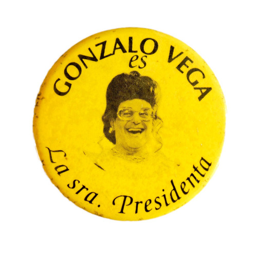 Boton Pin Gonzalo Vega La Sra Presidenta Raro Prop Teatro (Usado)
