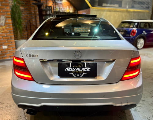 Imagem 8 de 17 de Mercedes C250