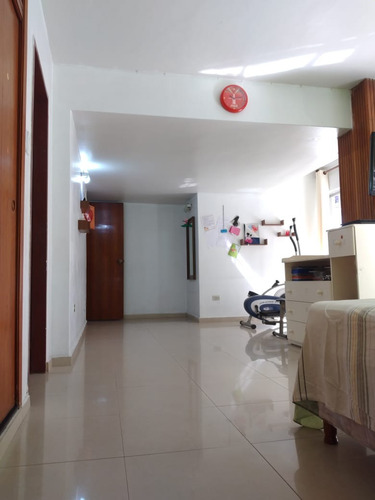 Se Vende Casa En San Bernardino 380m2 T - 760m2 C