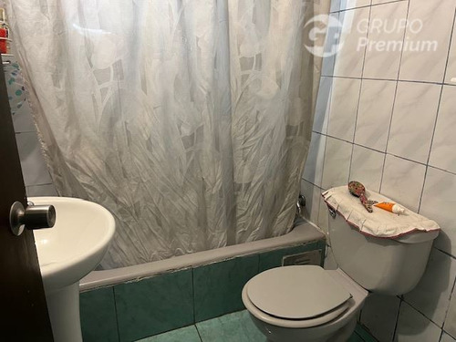 Acogedora Casa En Venta En Ñuñoa