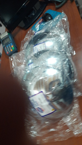 Imagen 3 de 5 de Tazas Para Volkswagen 4 Huecos Tipo Moon Marca Empi