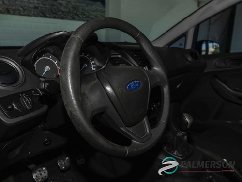 Imagen 10 de 13 de Ford Fiesta Kinetic Design 2015 1.6 S 120cv