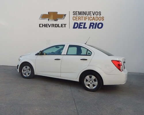 Imagen 3 de 15 de Chevrolet Sonic Ls 2016 Blanco