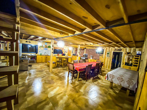 Terreno 3 Hectáreas Con Casa De 325m2 Y Bodegas En Dalcahue