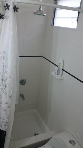 Imagen 8 de 19 de Depto. 2 Amb. Y Medio. 2 Baños. Remodelado A Nuevo. Buena Ubicación.