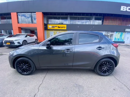 Mazda 2 1.5 Touring Carbon Edition