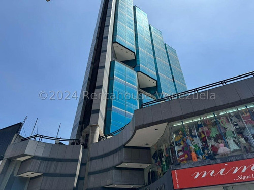 Hermosa Oficina Ubicada En La Torre Centrum En Venta  Sabana Grande 