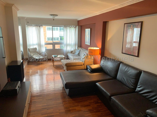 Ss: Vende Apartamento 25-3965 En La Florida De 150 M2, 3h/3b/1pe