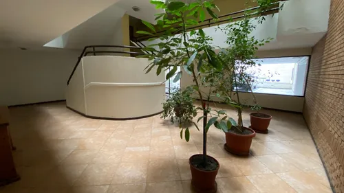 Excelente Departamento, En El Tradicional Barrio Residencial