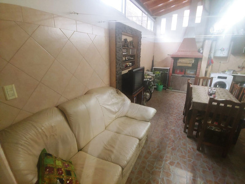 Venta De Ph 3 Ambientes Lomas Del Mirador Cochera