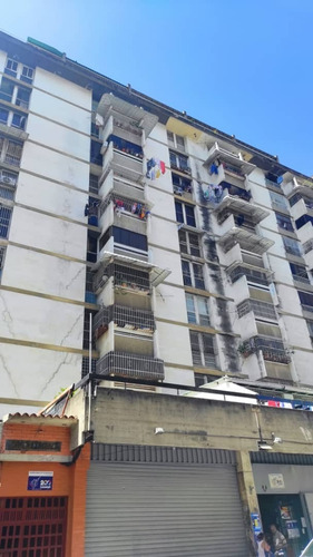 Apartamento En Venta , Avenida Fuerzas Armadas