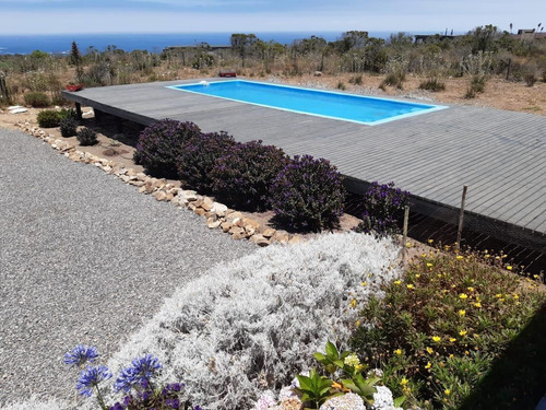 Casa Amoblada En Venta De 4 Dorm. En Los Molles