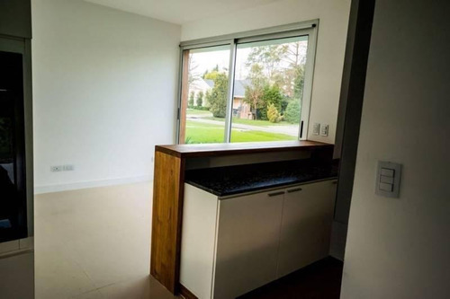 Imagen 8 de 30 de Casa De Estilo Racionalista En Venta En Country San Diego - Moreno