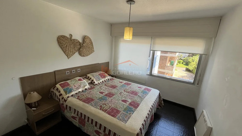 Alquiler Y Venta - Apartamento De 3 Dormitorios Y Garage En Edificio Frente Al Mar