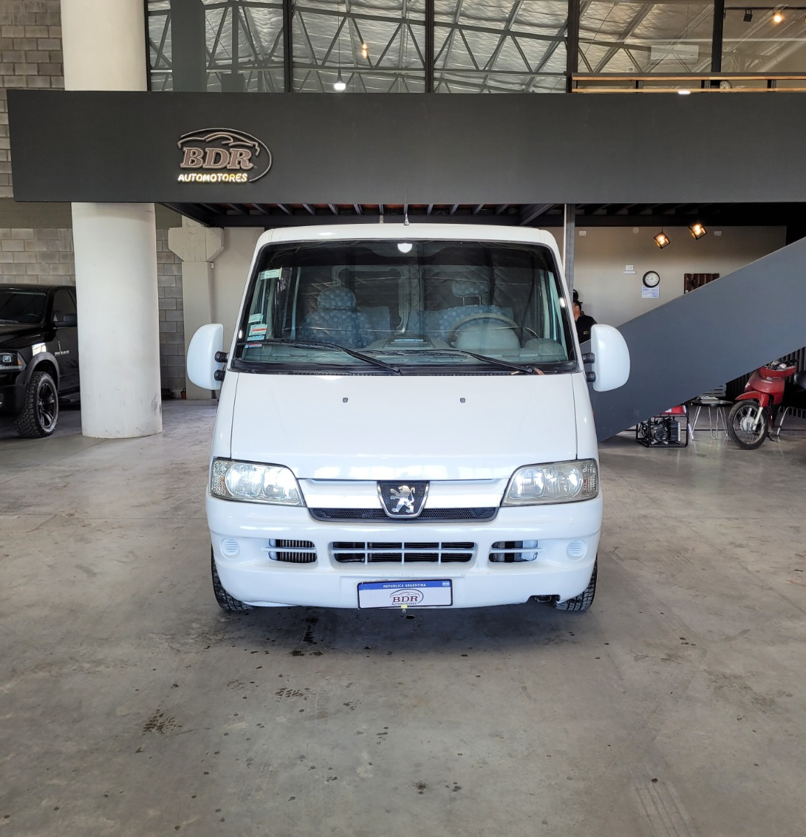 Peugeot Boxer 2.8 330m Combi Hdi Conf Larga