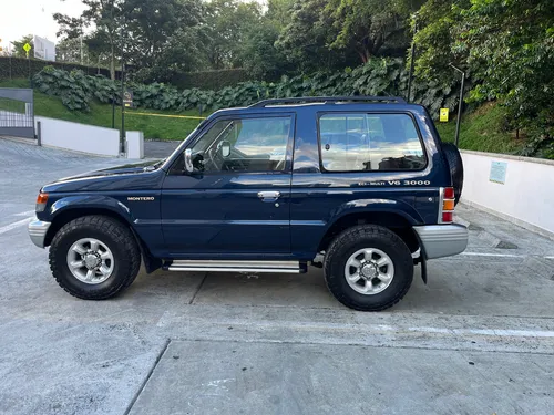 Mitsubishi Montero 3.0 V13