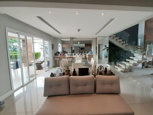 Imagem 25 de 30 de Linda Casa Condominio Arujazinho 3 Com 4 Suites, 6 Vagas , Piscina, Mobiliada - 204fwbsp - 68131727
