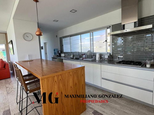 Casa En Alquiler, 6 Ambientes - Terralagos, Canning.