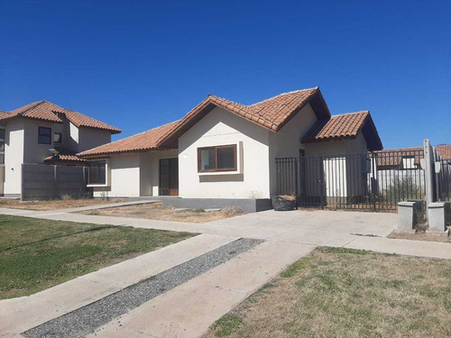 Hermosa Casa A Estrenar En Nogales, Machali (24571)