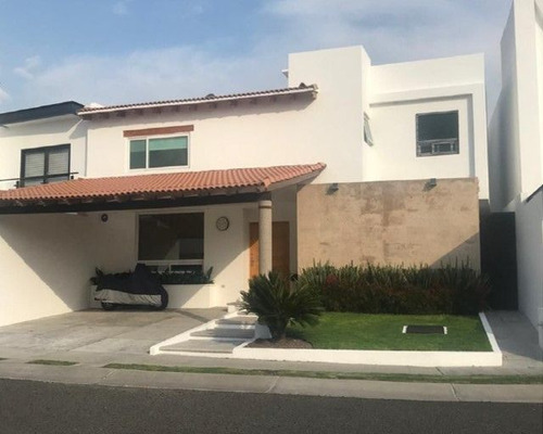 Residencia En Misión San Jerónimo, 4 Habitaciones, Estudio, Cto Serv, Jardín..