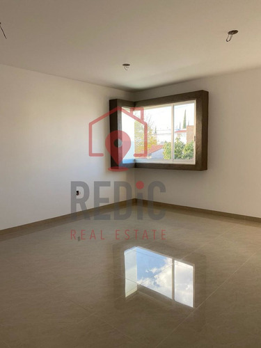 Imagen 4 de 14 de Casa De Estilo Moderno De 3 Hab. En Juriquilla