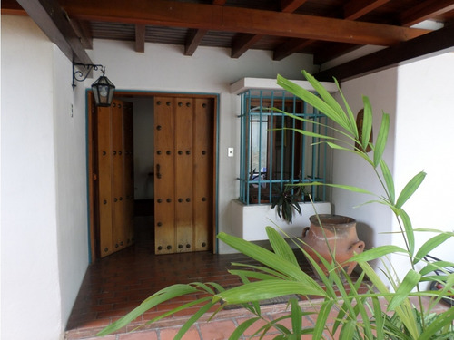 Casa En Venta En Lomas Del Mirador Caracas