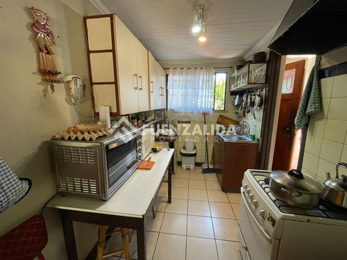 Casa En Venta De 4 Dorm. En Maipú
