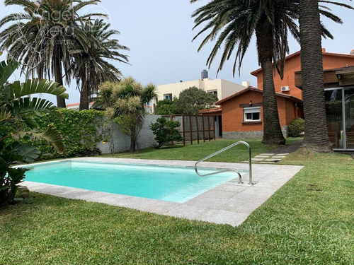 Preciosa Casa En Península Con Piscina Y 4 Dormitorios