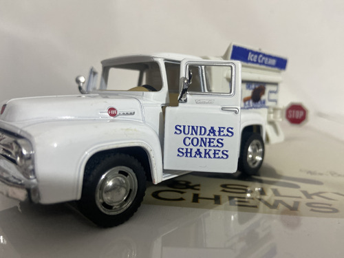 Carro A Escala Ice Cream 1/36 Ford Pickup