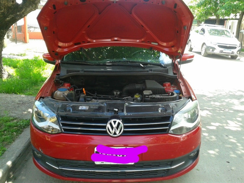 Volkswagen Suran 1.6 Highline 101cv 11c 2011