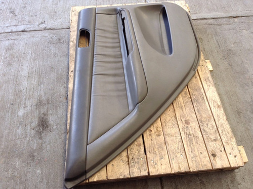 Tapa De Puerta Trasera Izquierda Toyota Camry Mod: 02-04