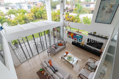 Casa En Alquiler Lomas De La Lagunita Mls# 25-12830 Em