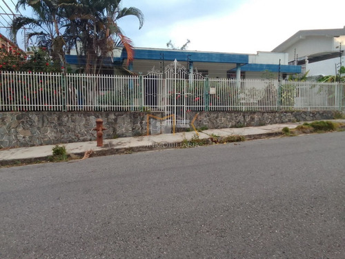 Imagen 1 de 9 de Quinta En El Castaño Con 600 M2 De Terreno, Venta. Mki-q0219
