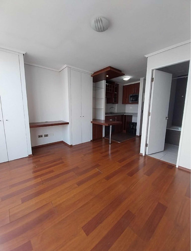 Arriendo Home Studio Av Matta/vicuña Mackenna Con Balcón