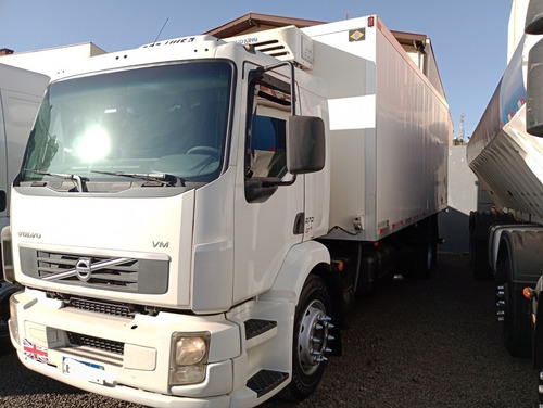 Imagem 8 de 23 de Volvo Vm 270 Toco Com Baú Refrigerado