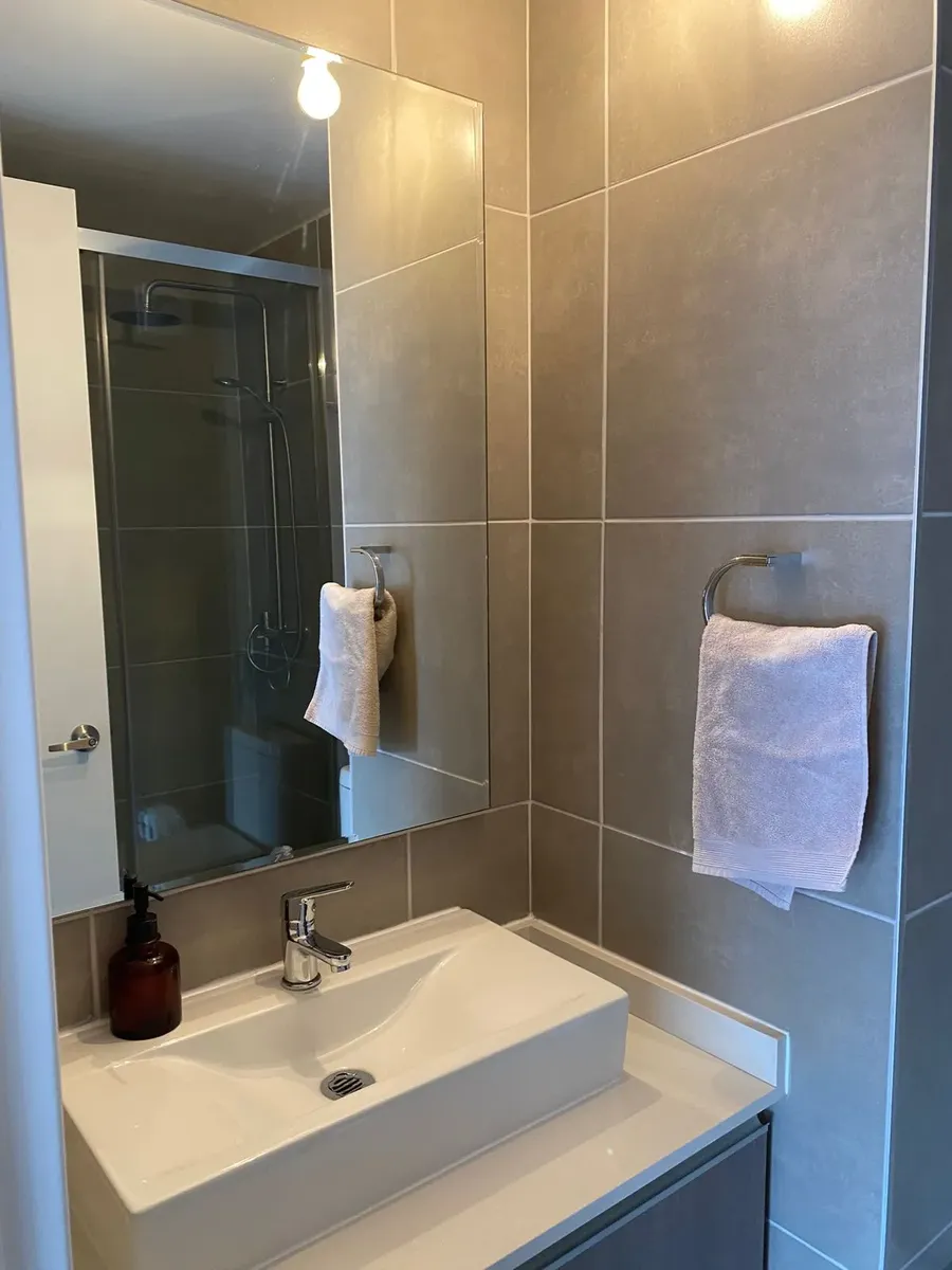 Imagen 3 de 12 de Departamento Estilo Mariposa, A Pasos Metro Irarrázaval