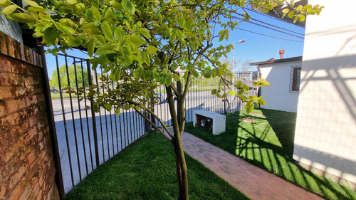 Casa Frente Laguna Redonda Por Av 21 De Mayo