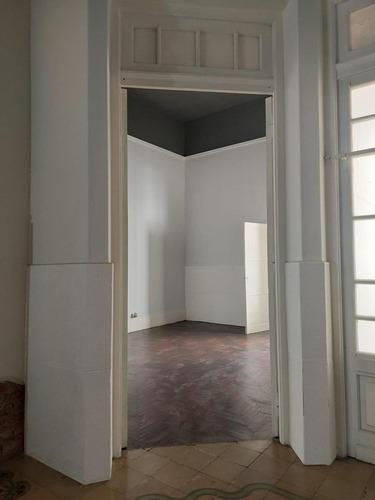 Amplia Casona Para Uso Comercial B° General Paz