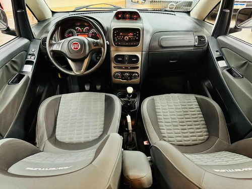 Fiat Idea Adventure 1.8 16v(flex) 4p