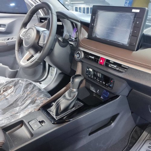 Imagen 5 de 14 de Toyota Yaris E 2023