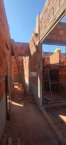 Construção Sendo Executada Pela Hall Imóveis, Vendida! - V8014