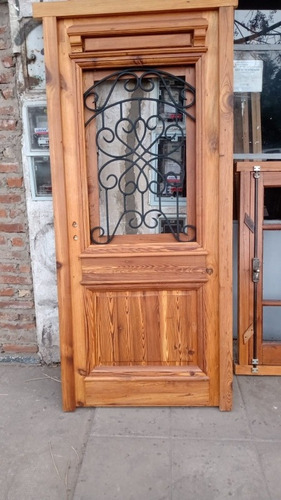 Puertas De Estilo Colonial Con Rejas De Pinotea