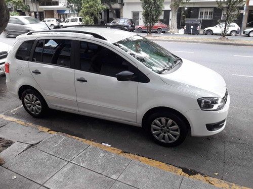 Volkswagen Suran 1.6 Comfortline 101cv 2014