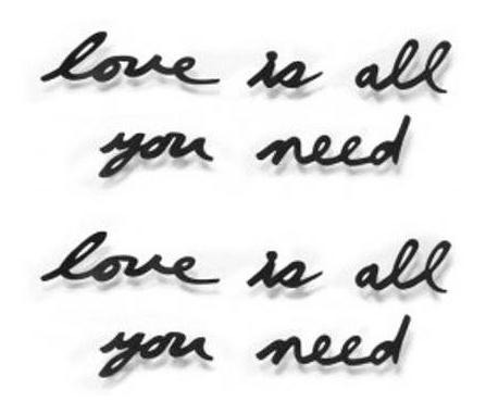 Imagem 2 de 3 de Display Decorativo De Parede Umbra - All You Need Is Love