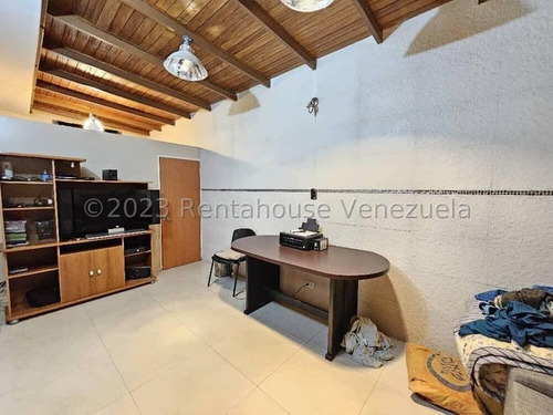 Se Vende Casa Quinta San Jacinto Maracay 24-10972 Ec