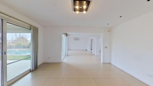 Venta 7 Ambientes Country Terravista. Pileta. Cava