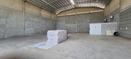 Imagen 3 de 9 de Se Vende Galpon De 850 M2 Zona Centro Cabudare