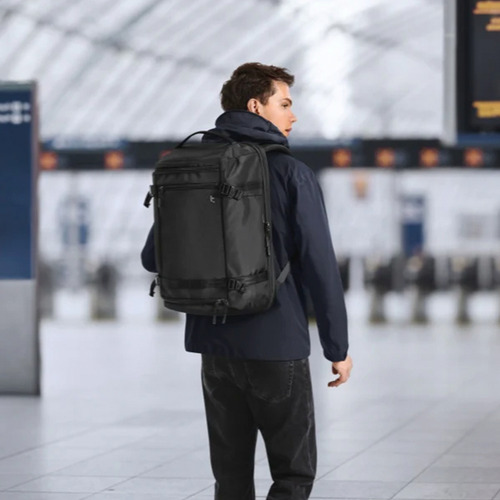 Mochila De Viaje Tomtoc 38 Litros Para Notebook 17.3'' Color Negro Diseño De La Tela Liso
